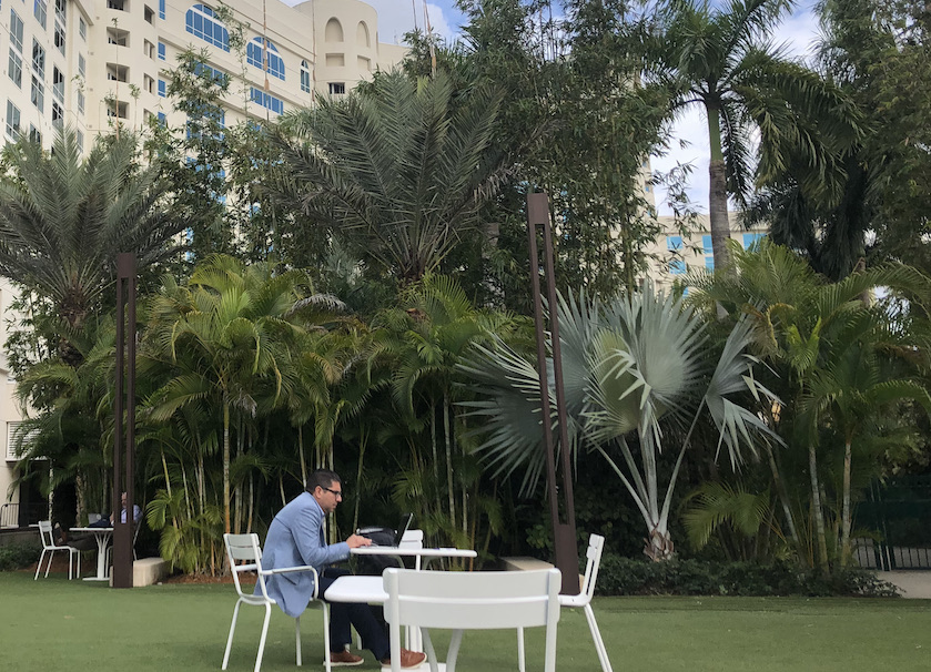  Mixing business with pleasure is a great option at GOPEX. Many attendees enjoyed the balmy, tropical outdoors while they worked or held meetings. 