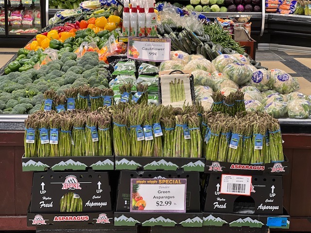  Best Broccoli/Cauliflower Display, honorable mention: Kay Greenley of Olsen’s Piggly Wiggly, Cedarsburg, Wis. 