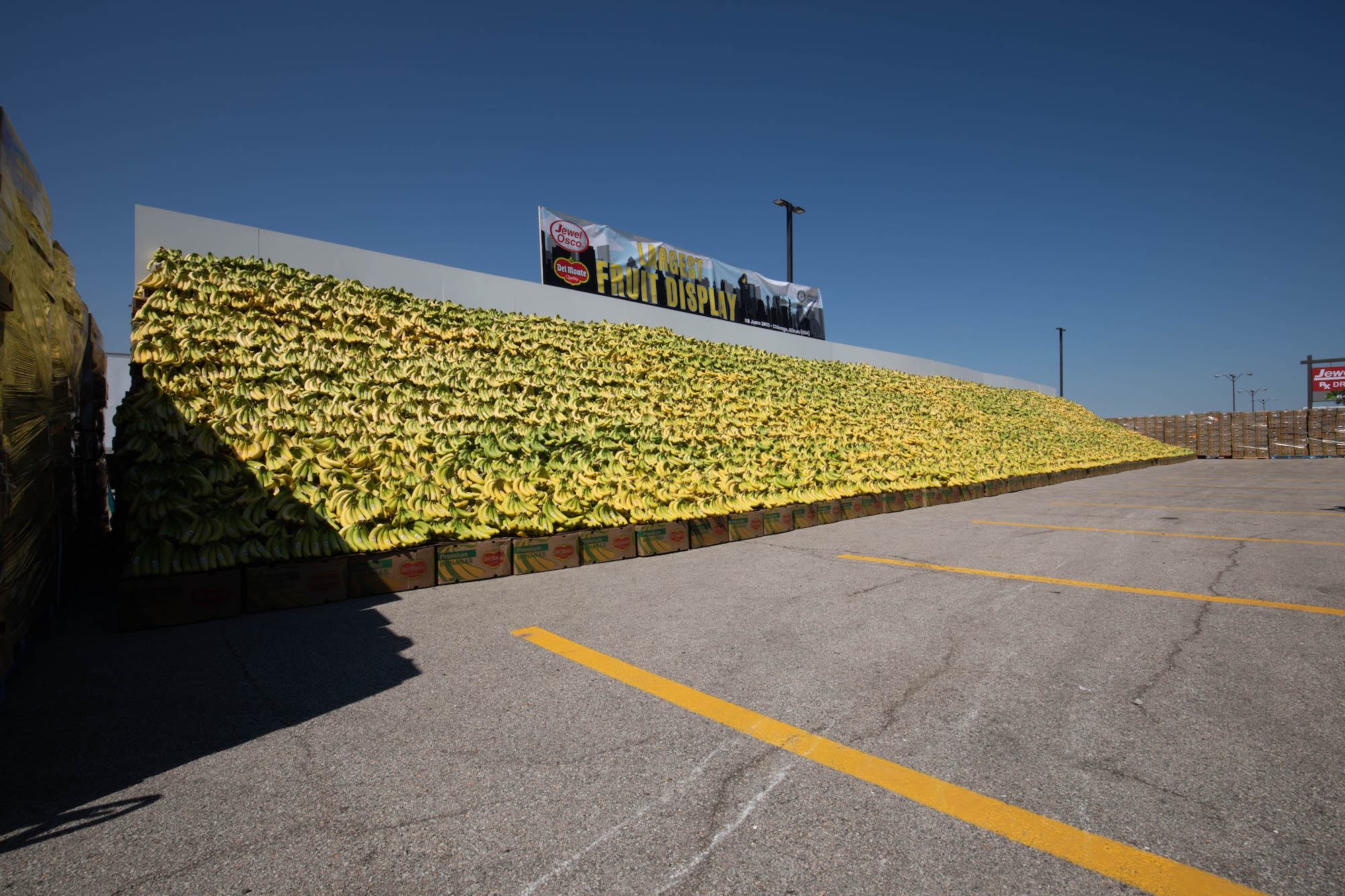    Together, a fresh produce supplier and retailer broke a world record: World’s Largest Fruit Display.