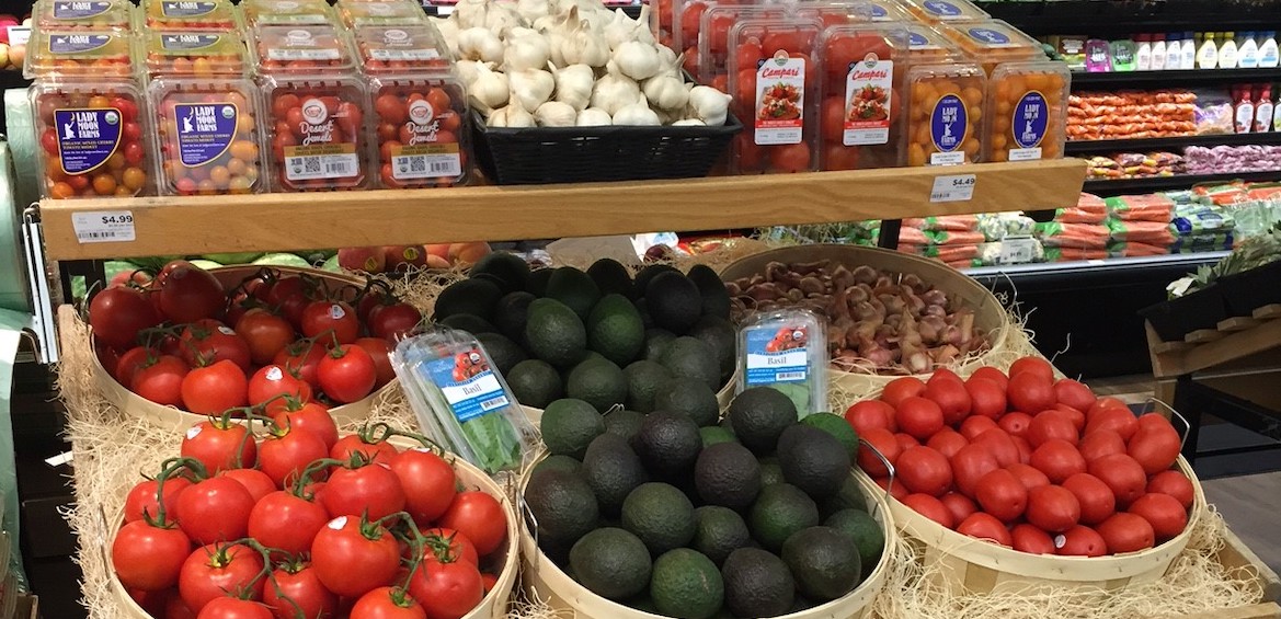  Place nearby other produce that people typically buy along with avocados.
