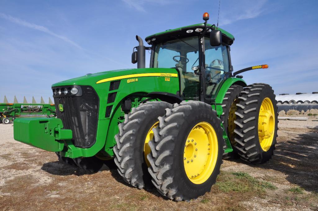 Red Hot Price on 2010 John Deere 8320R Sold Today on Missouri Auction.