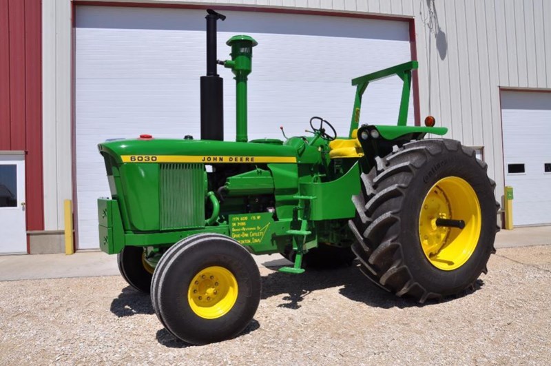 2 New Record Prices Set on Vintage John Deere 4WD Tractors | AgWeb