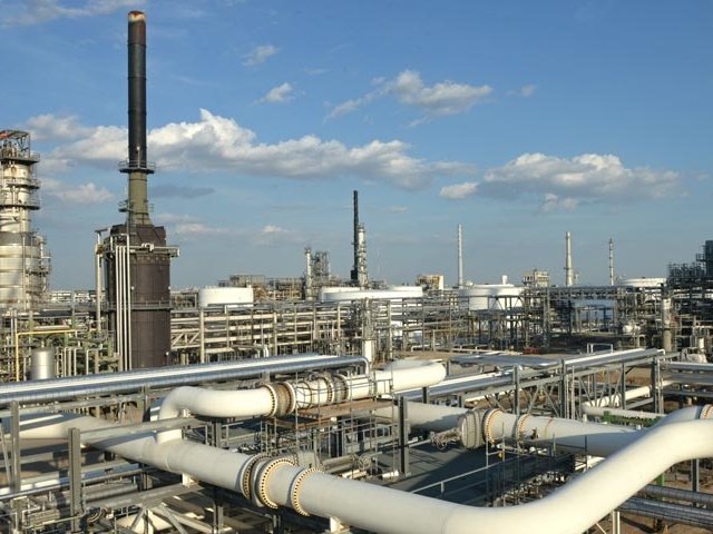 Behind the Scenes at the Refinery: The Science of Making Fuel | AgWeb