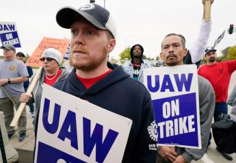 Deere, UAW Reach Tentative Agreement on New Contract