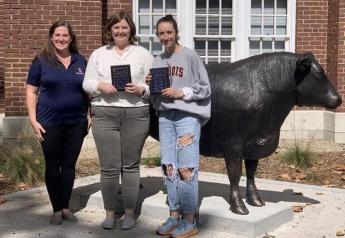 Animal Welfare Judging Team Provides Unique Experiential Learning