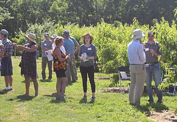 Ohio produce growers, marketers visit CEA research center