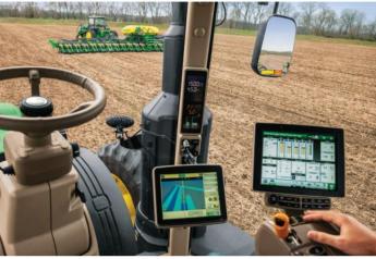 Randy Kasparbauer, John Deere Software Engineering Manager, joined Margy Eckelkamp on AgriTalk to discuss how John Deere is using ADAPT to help meet customer’s expectations