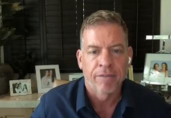 Troy Aikman, Erin Andrews: Game days call for Avocados from Mexico