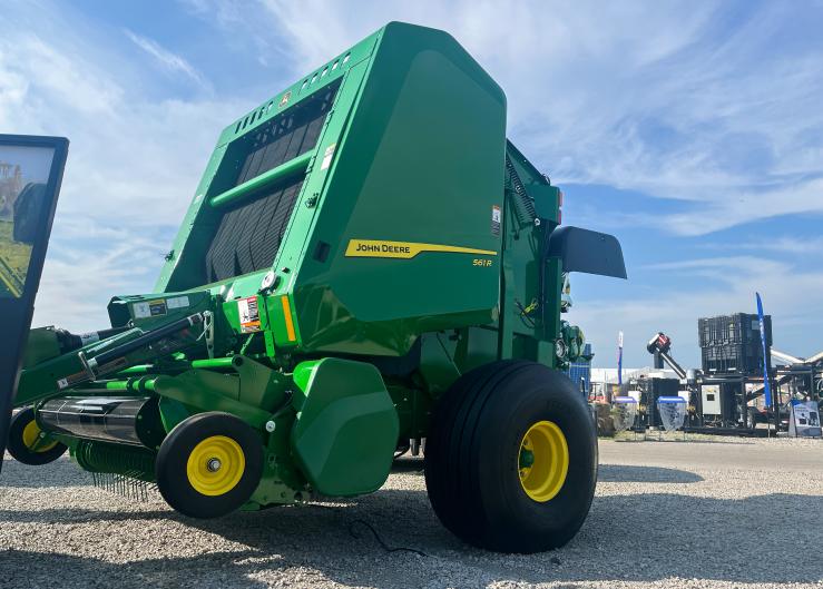 John Deere 1 Series Round Baler Boosts Capacity and Offers New Tech