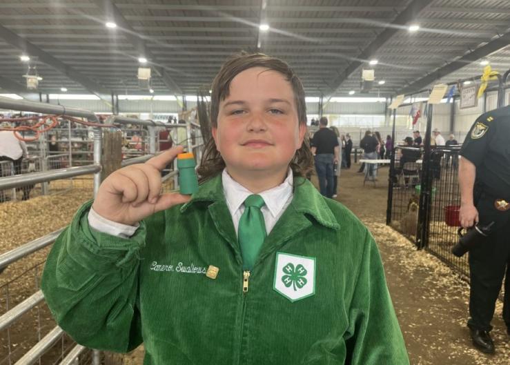Florida 4-H Youth Invents Medical Device to Save Pig