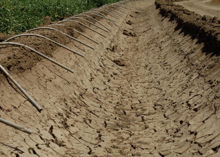 Drought-in-California-field