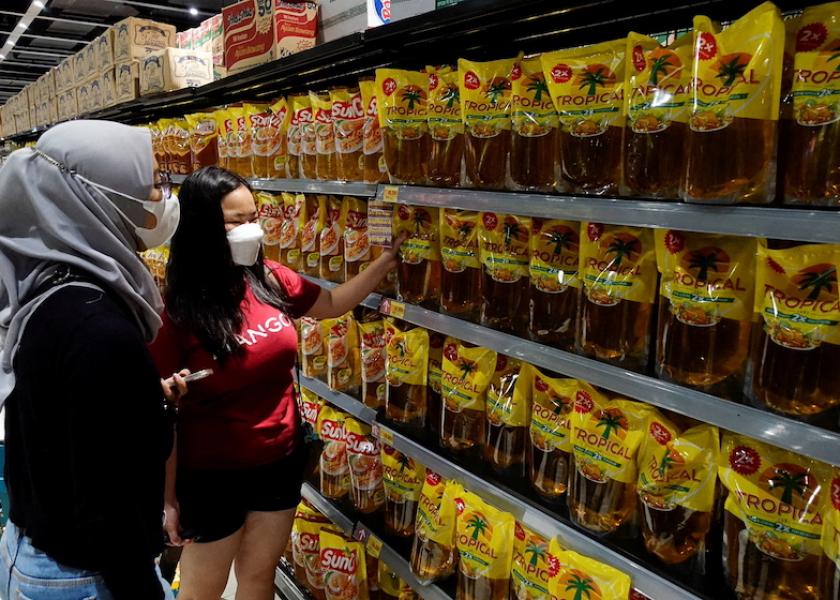 Indonesian President Joko Widodo on Thursday said Indonesia will lift its short-lived palm oil export ban since the supply of bulk cooking oil reaching a level greater than needed.