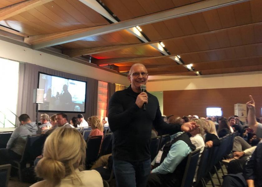 Television personality Robert Irvine had lively exchanges with school foodservice professionals at the opening general session of the International Fresh Produce Association's Foodservice Conference.