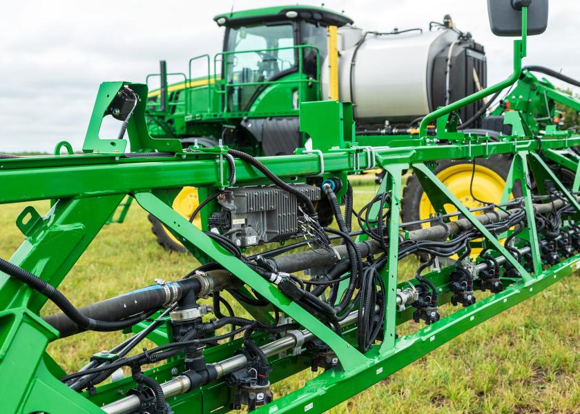 See & Spray Premium is available for John Deere model year 2018 and newer self-propelled sprayers in the U.S., which have factory-installed an ExactApply System or an ExactApply Performance Upgrade Kit and are on 15” or 20” spacings with a steel boom. 