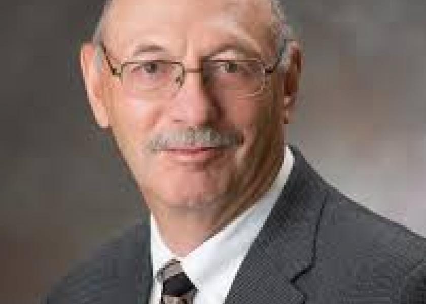 Since 2003, Grotelueschen has served as director of the University of Nebraska’s Great Plains Veterinary Education Center.