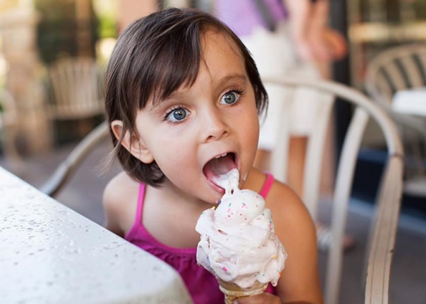Little_girl_with_ice_cream_2